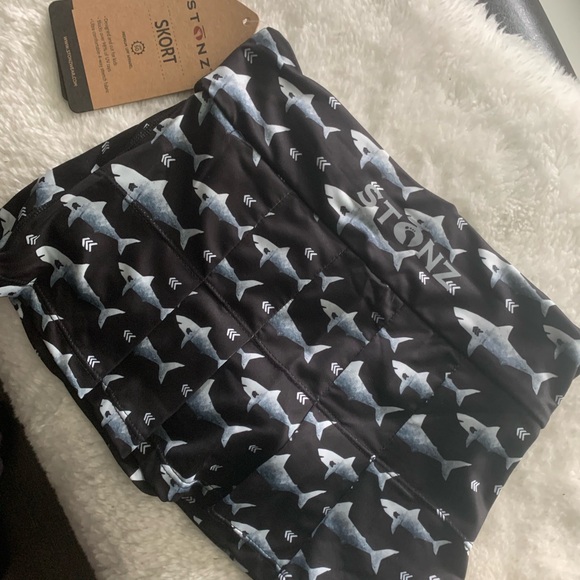 Stonz UV 50 skort - Picture 1 of 4